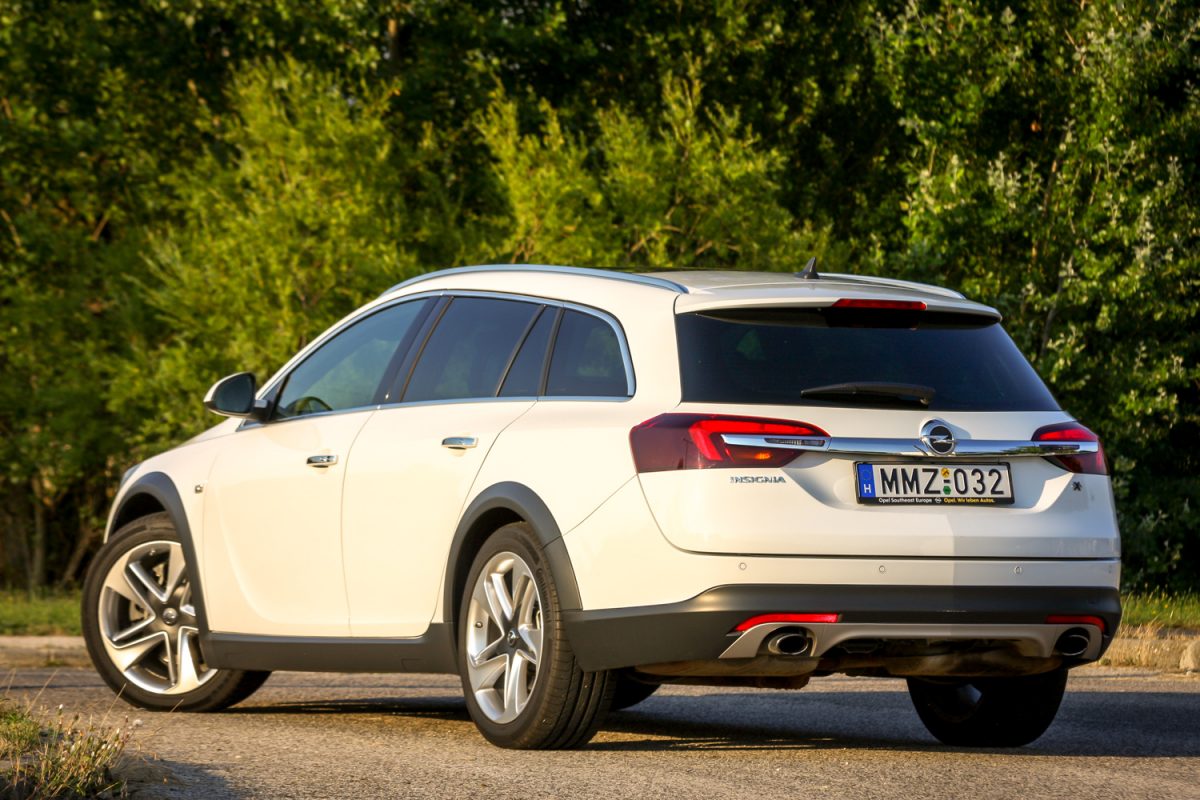 OPEL INSIGNIA