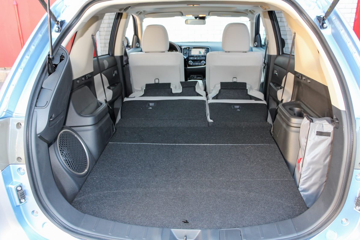 MITSUBISHI OUTLANDER