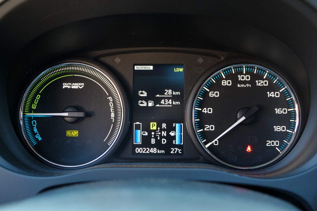 MITSUBISHI OUTLANDER