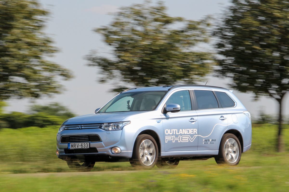 MITSUBISHI OUTLANDER