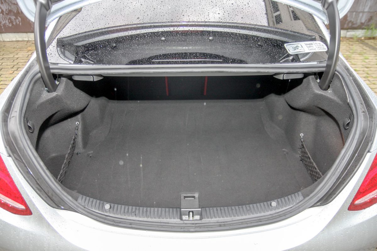 MERCEDES-BENZ C-OSZTÁLY