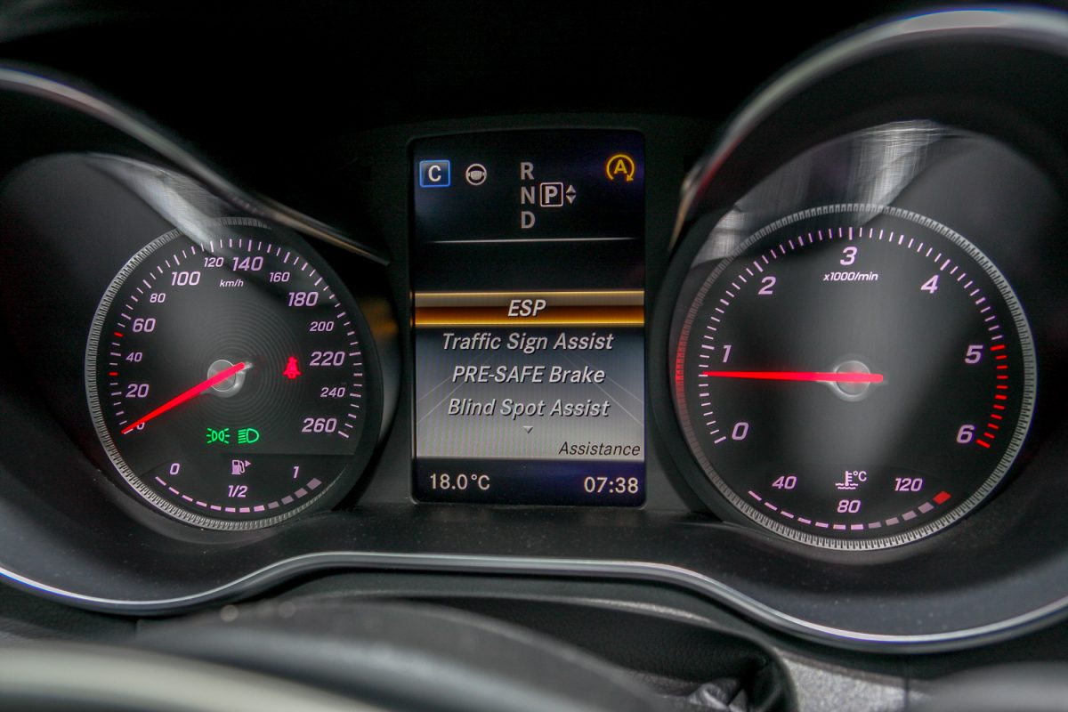 MERCEDES-BENZ C-OSZTÁLY