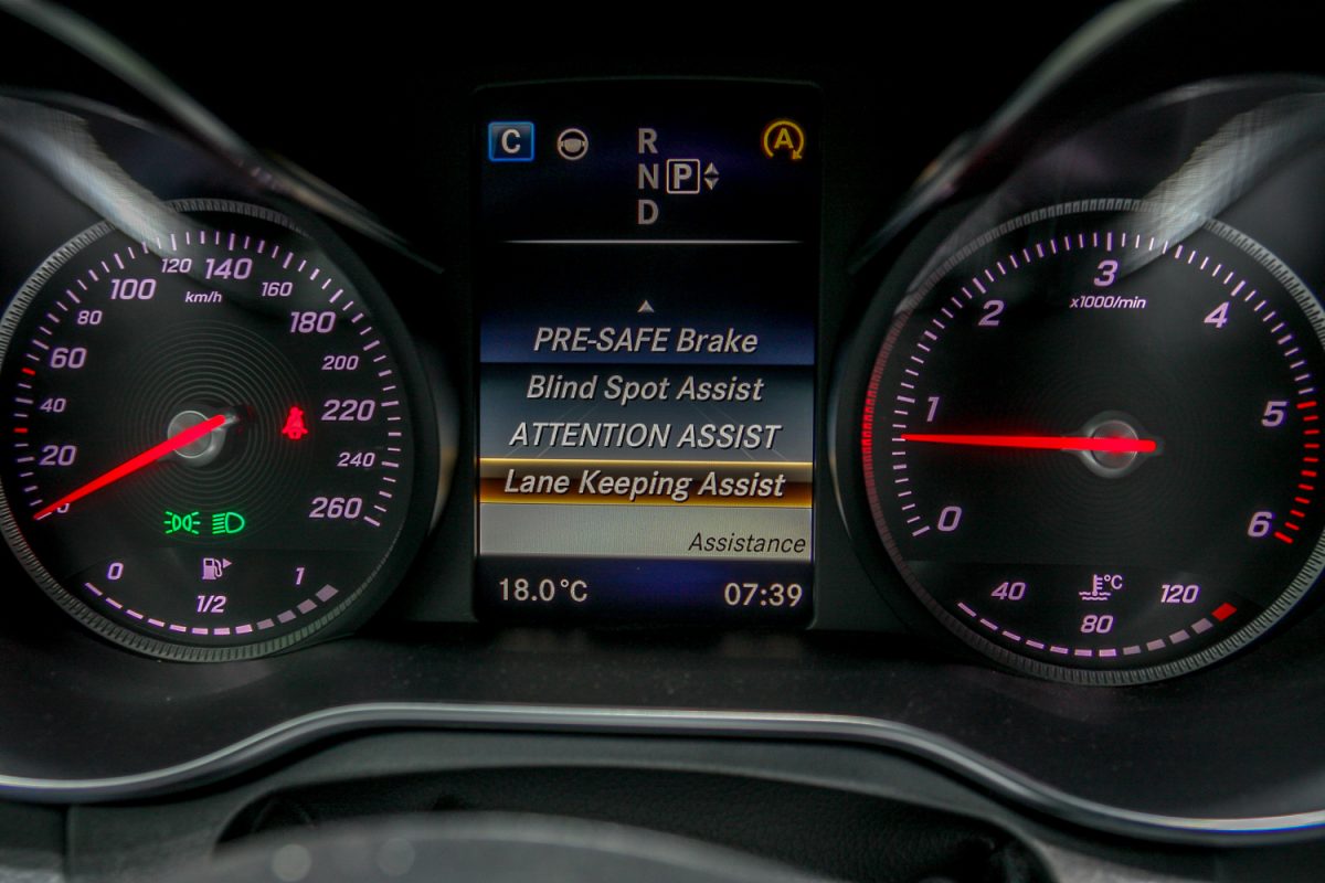 MERCEDES-BENZ C-OSZTÁLY