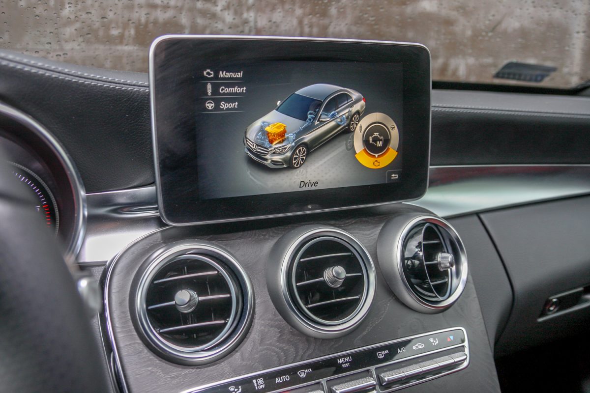 MERCEDES-BENZ C-OSZTÁLY