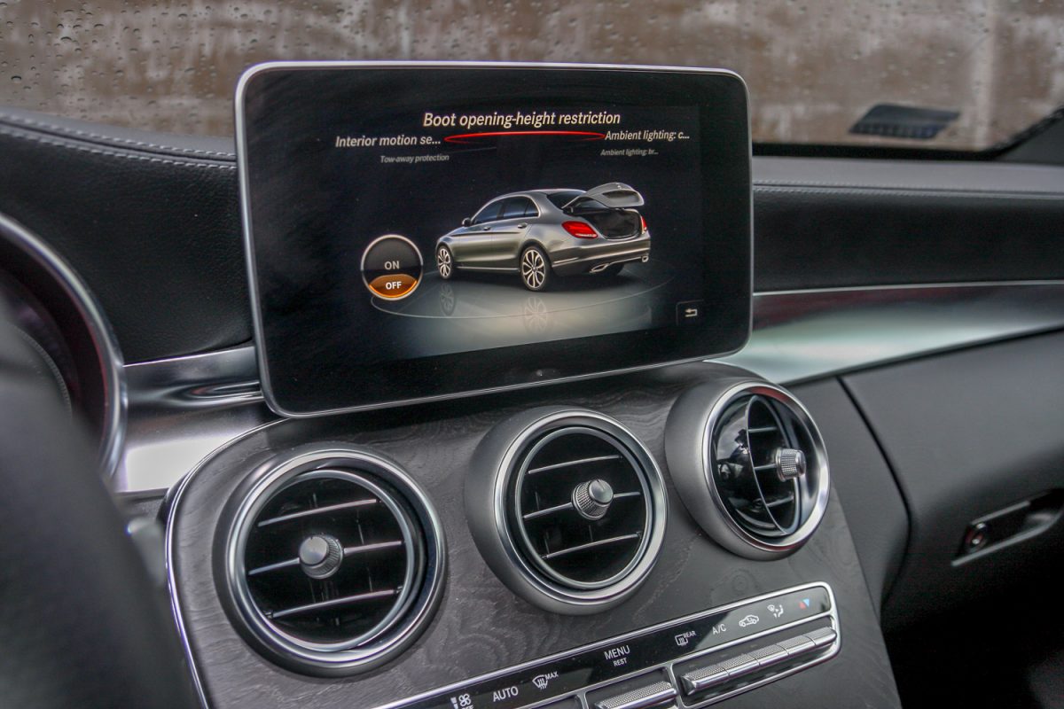 MERCEDES-BENZ C-OSZTÁLY