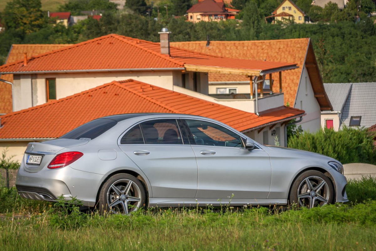 MERCEDES-BENZ C-OSZTÁLY