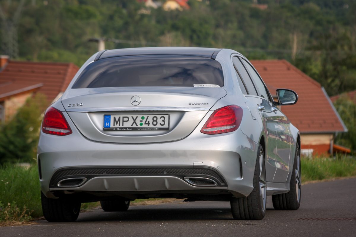 MERCEDES-BENZ C-OSZTÁLY