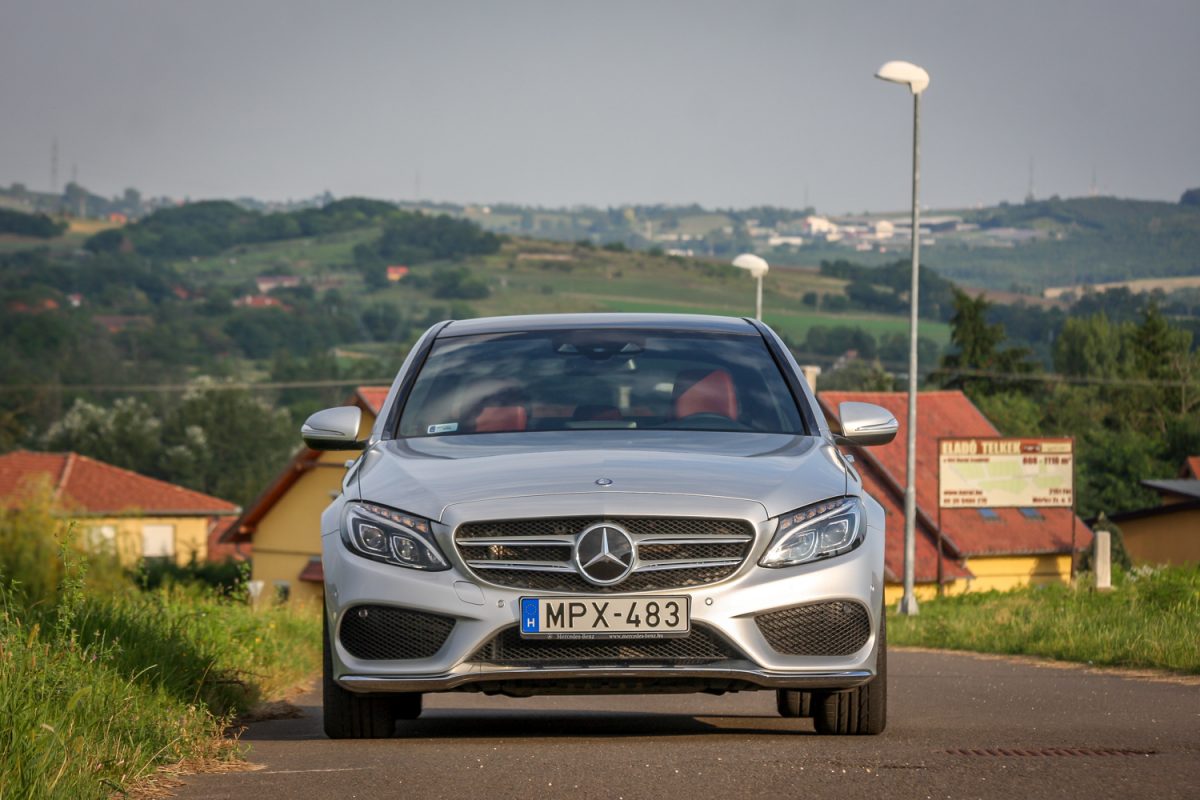 MERCEDES-BENZ C-OSZTÁLY