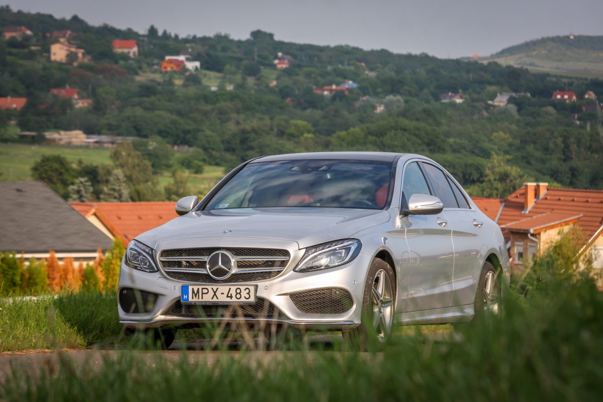 MERCEDES-BENZ C-OSZTÁLY