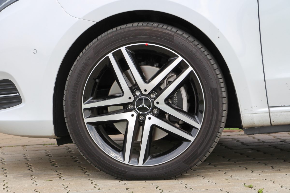 MERCEDES-BENZ V-OSZTÁLY