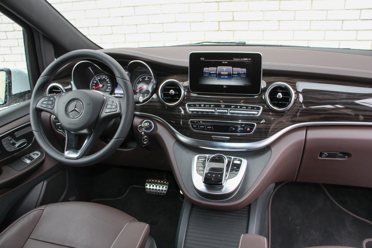 MERCEDES-BENZ V-OSZTÁLY