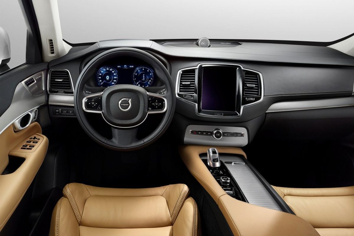 VOLVO XC90