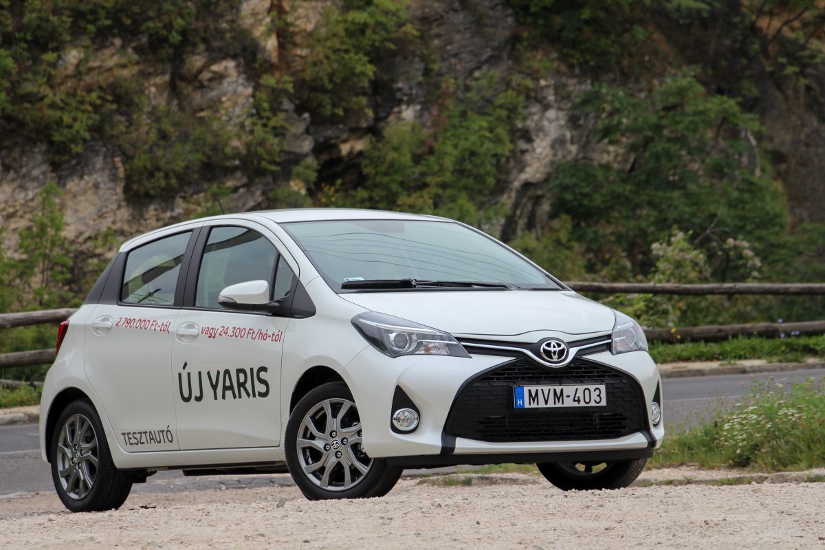 TOYOTA YARIS