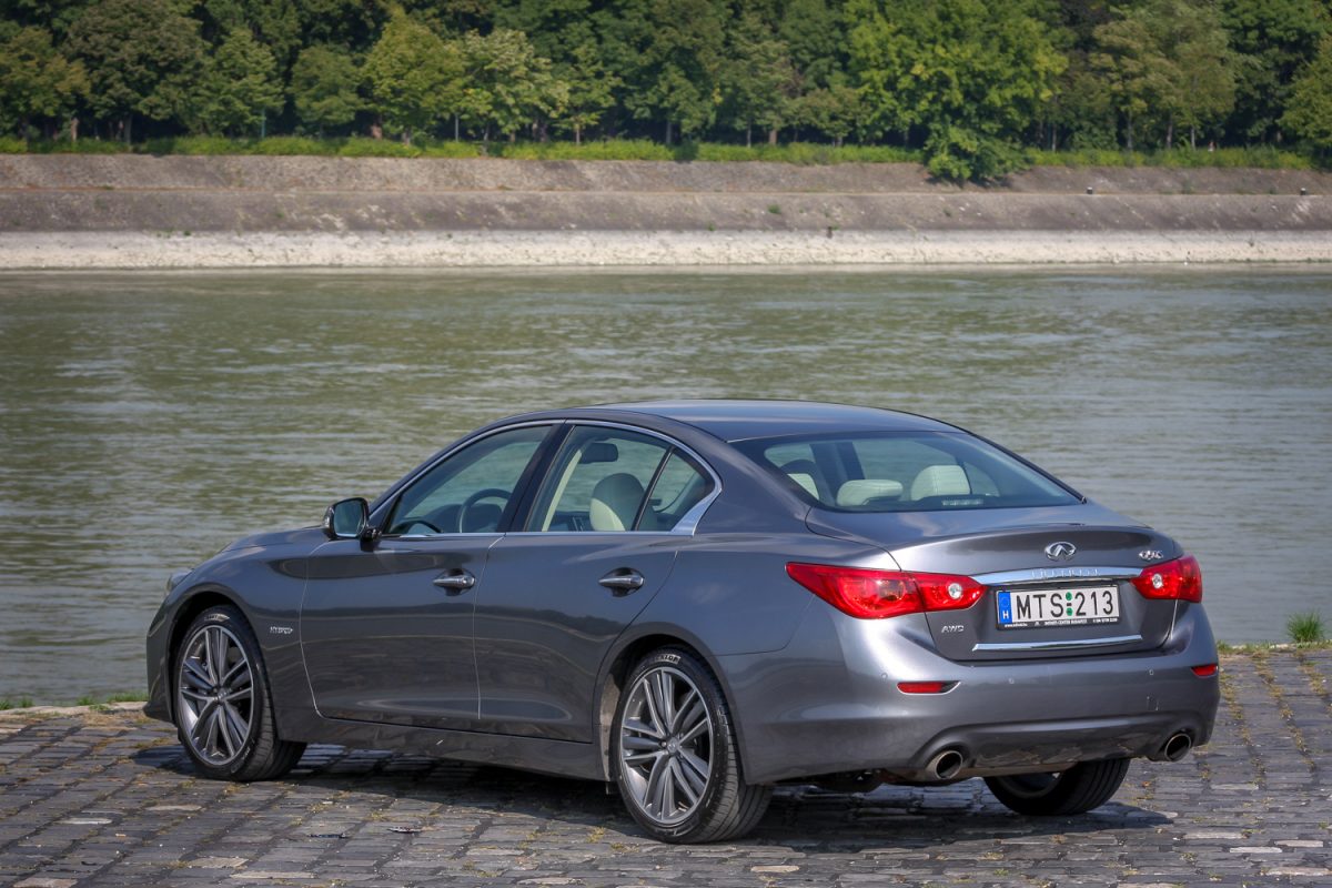 INFINITI Q50