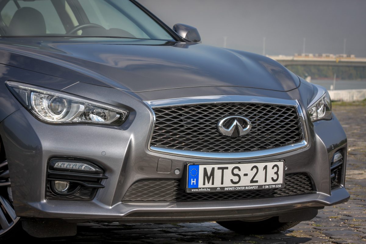 INFINITI Q50