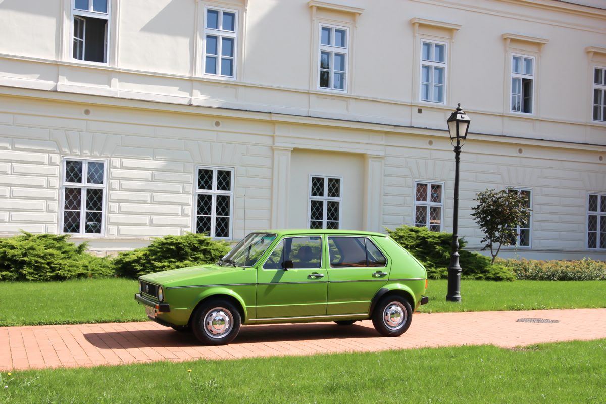 VOLKSWAGEN GOLF