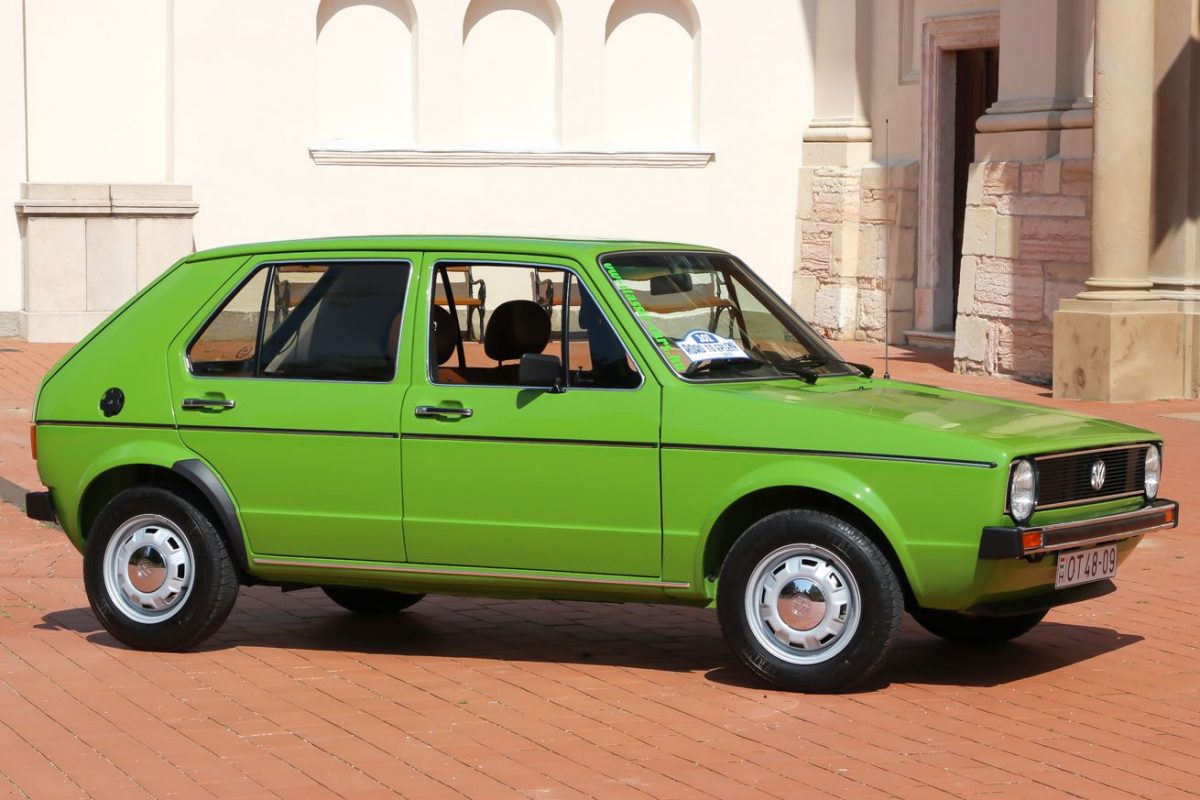 VOLKSWAGEN GOLF