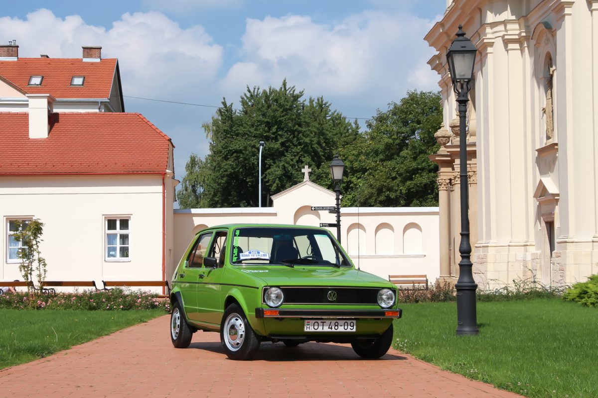 VOLKSWAGEN GOLF