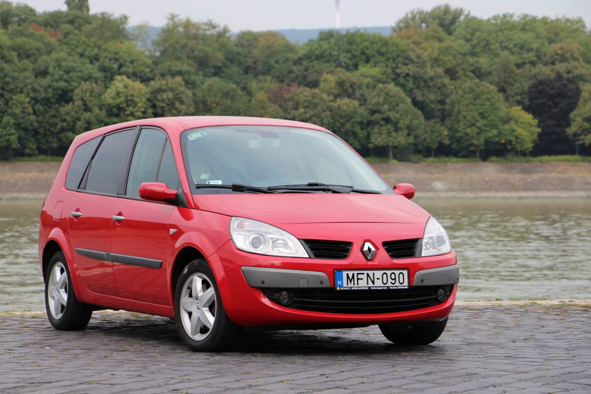 RENAULT GRAND SCENIC