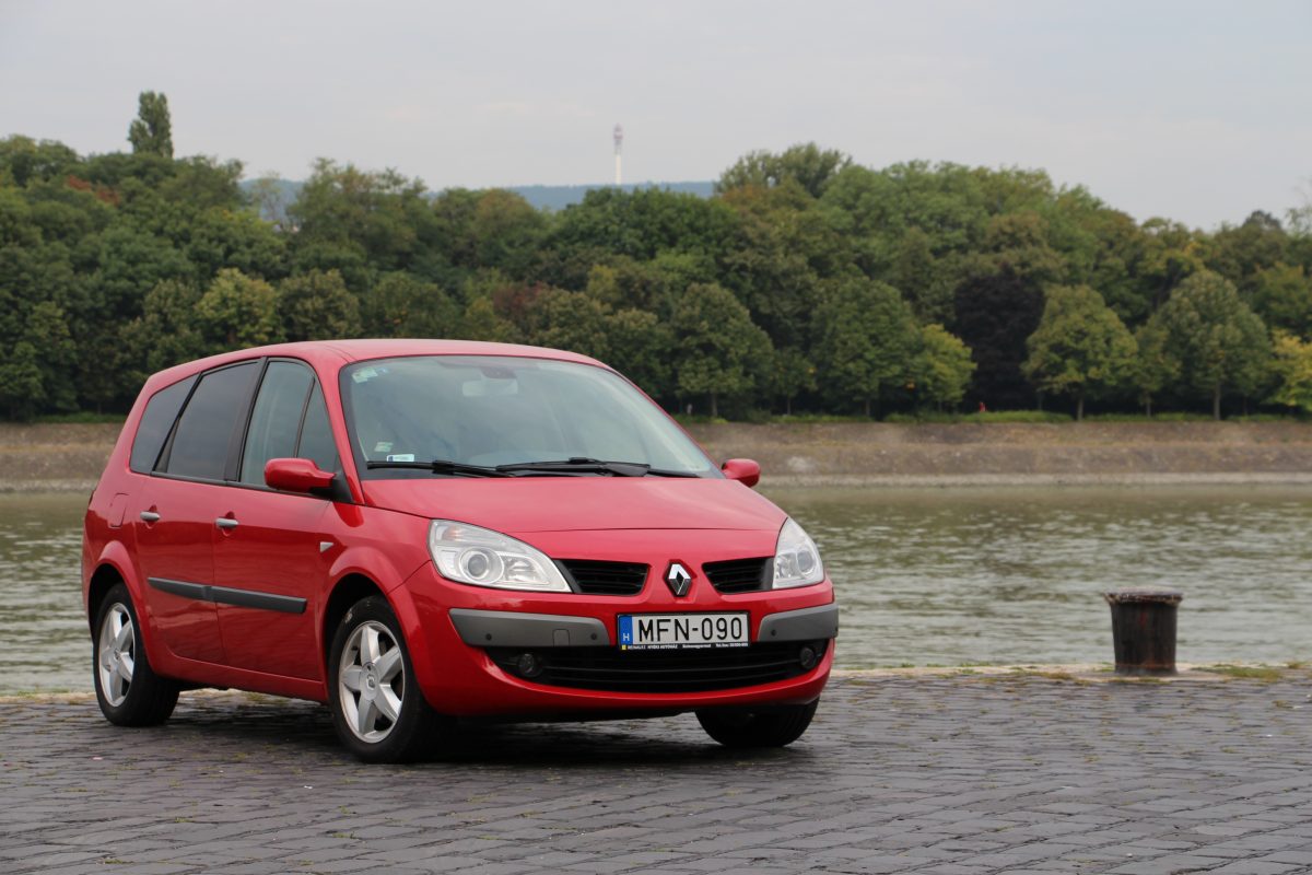 RENAULT GRAND SCENIC