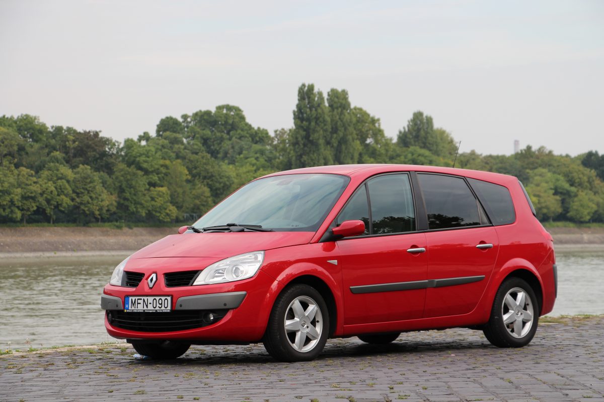 RENAULT GRAND SCENIC
