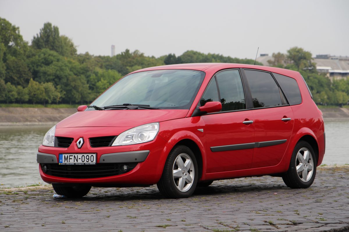 RENAULT GRAND SCENIC