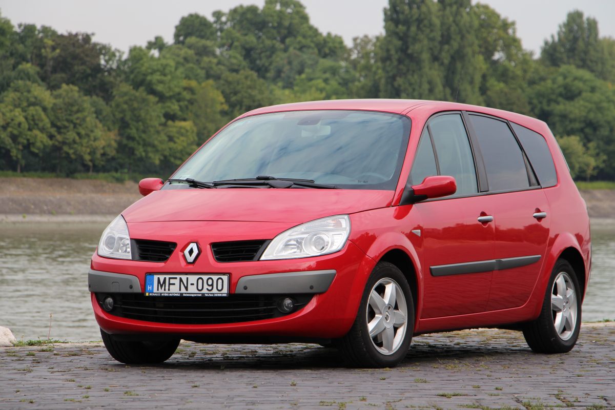 RENAULT GRAND SCENIC