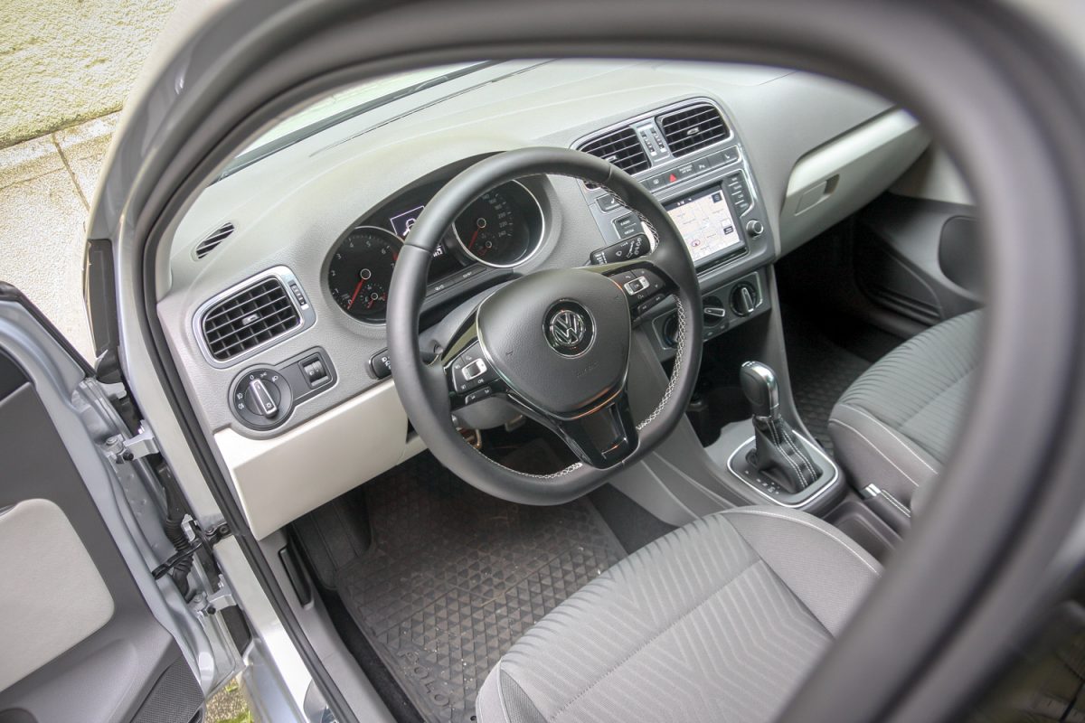 VOLKSWAGEN POLO V