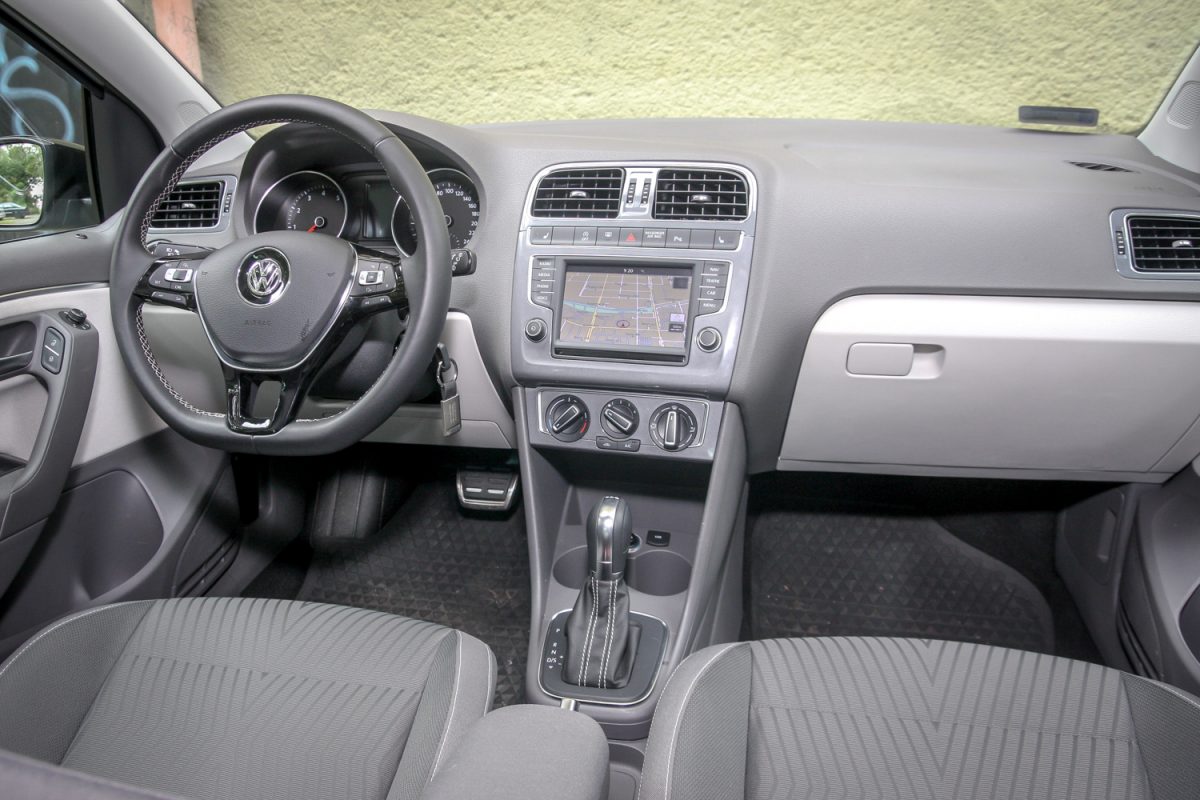 VOLKSWAGEN POLO V