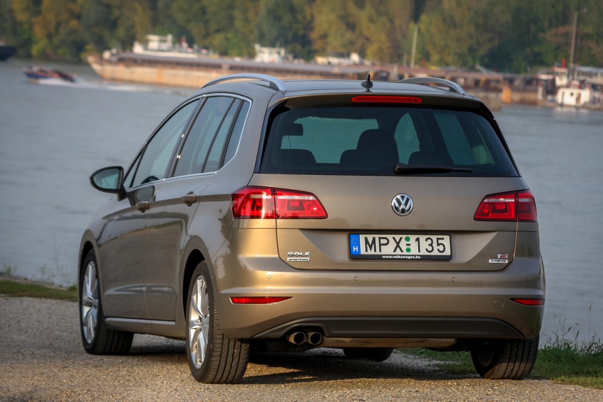 VOLKSWAGEN GOLF VII
