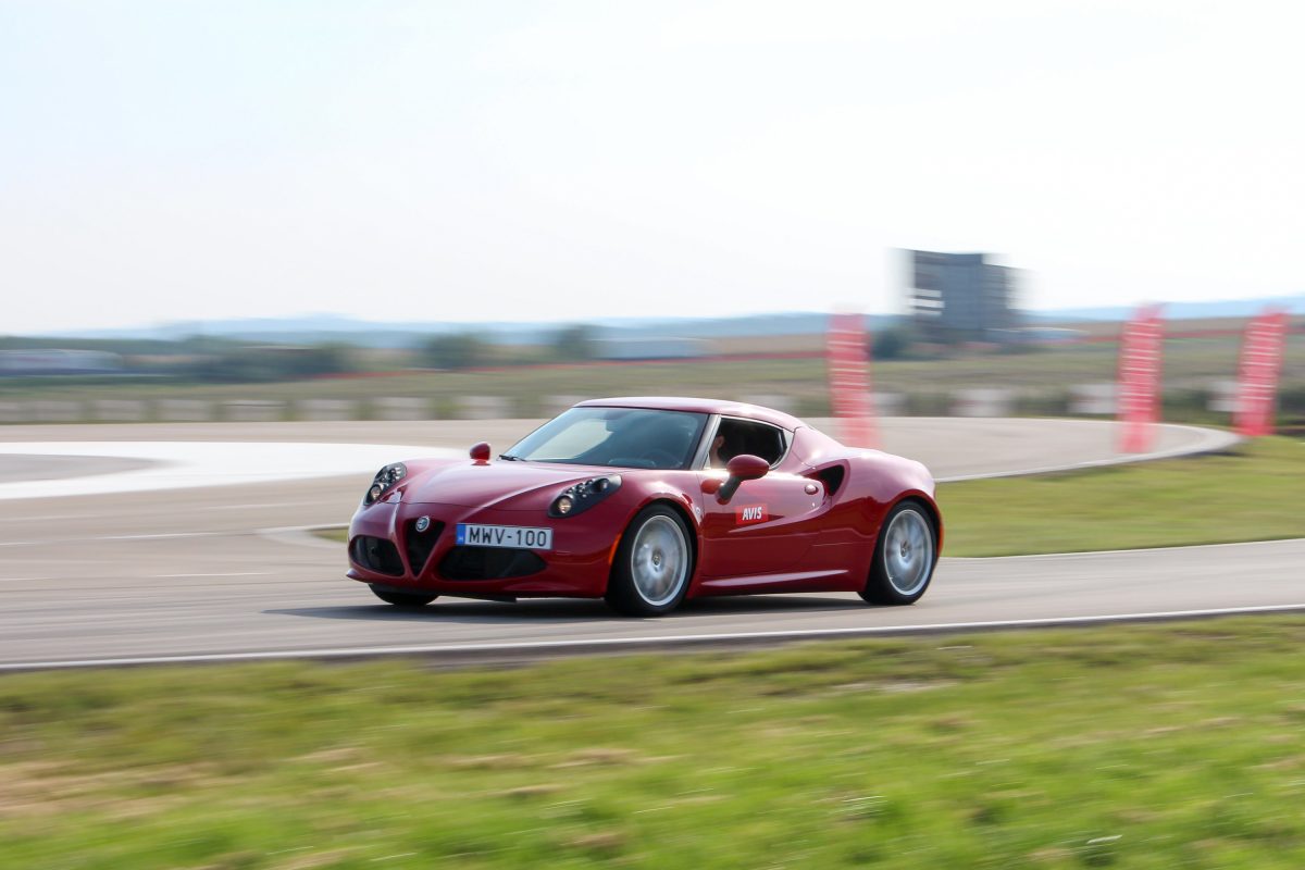 ALFA ROMEO 4C