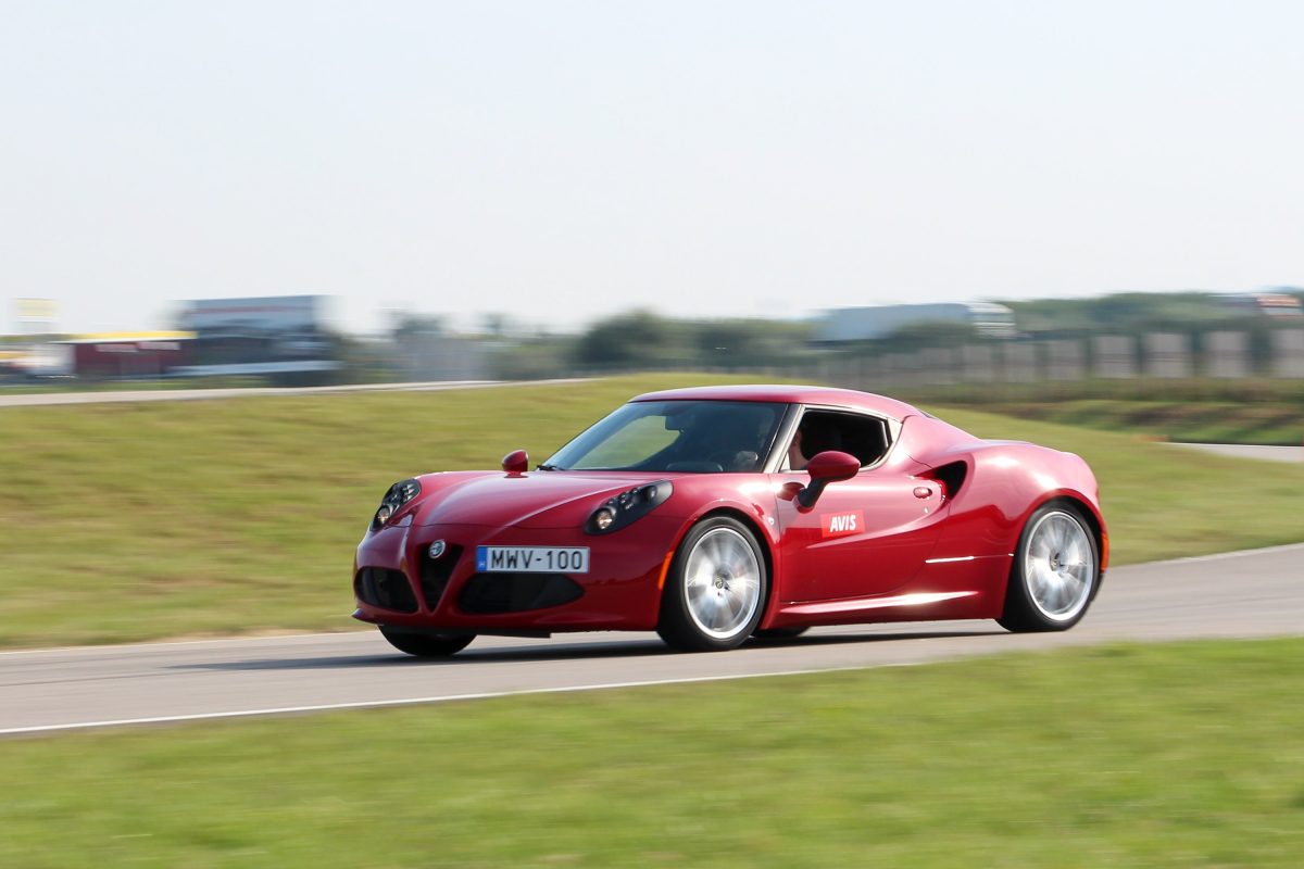 ALFA ROMEO 4C