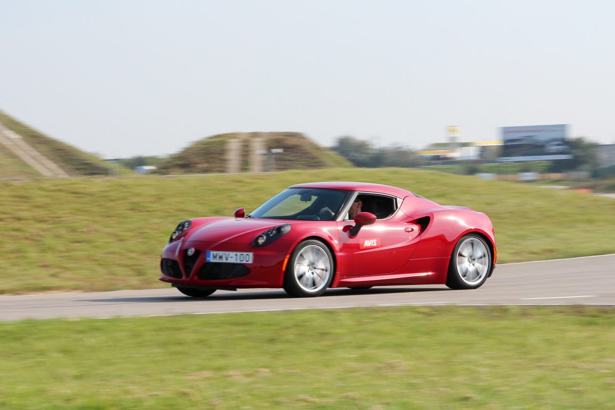 ALFA ROMEO 4C