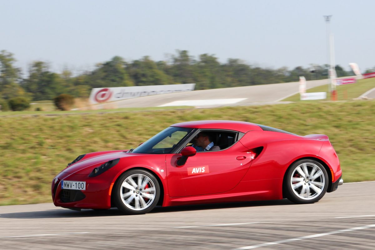 ALFA ROMEO 4C