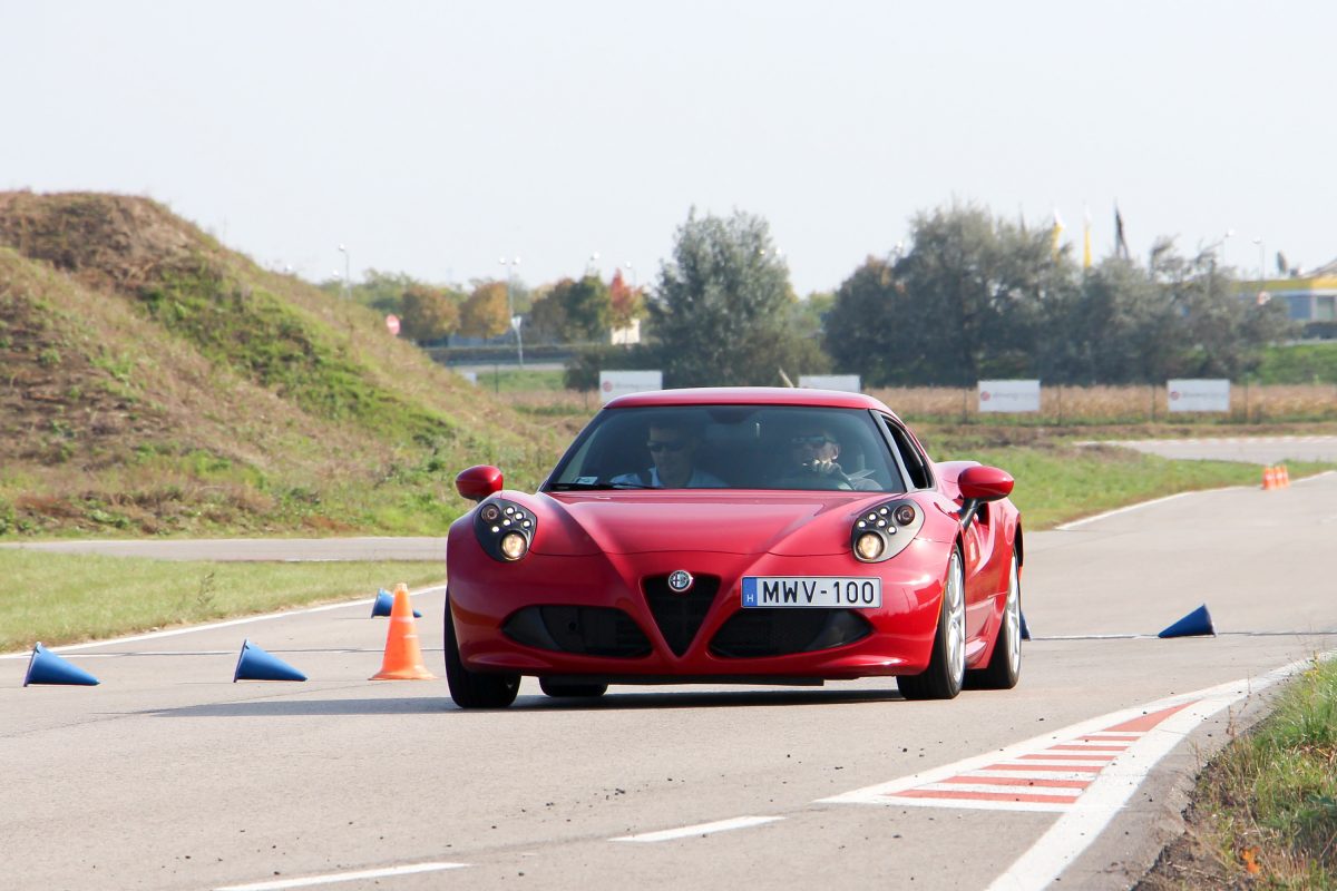 ALFA ROMEO 4C