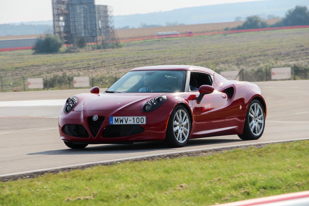 ALFA ROMEO 4C
