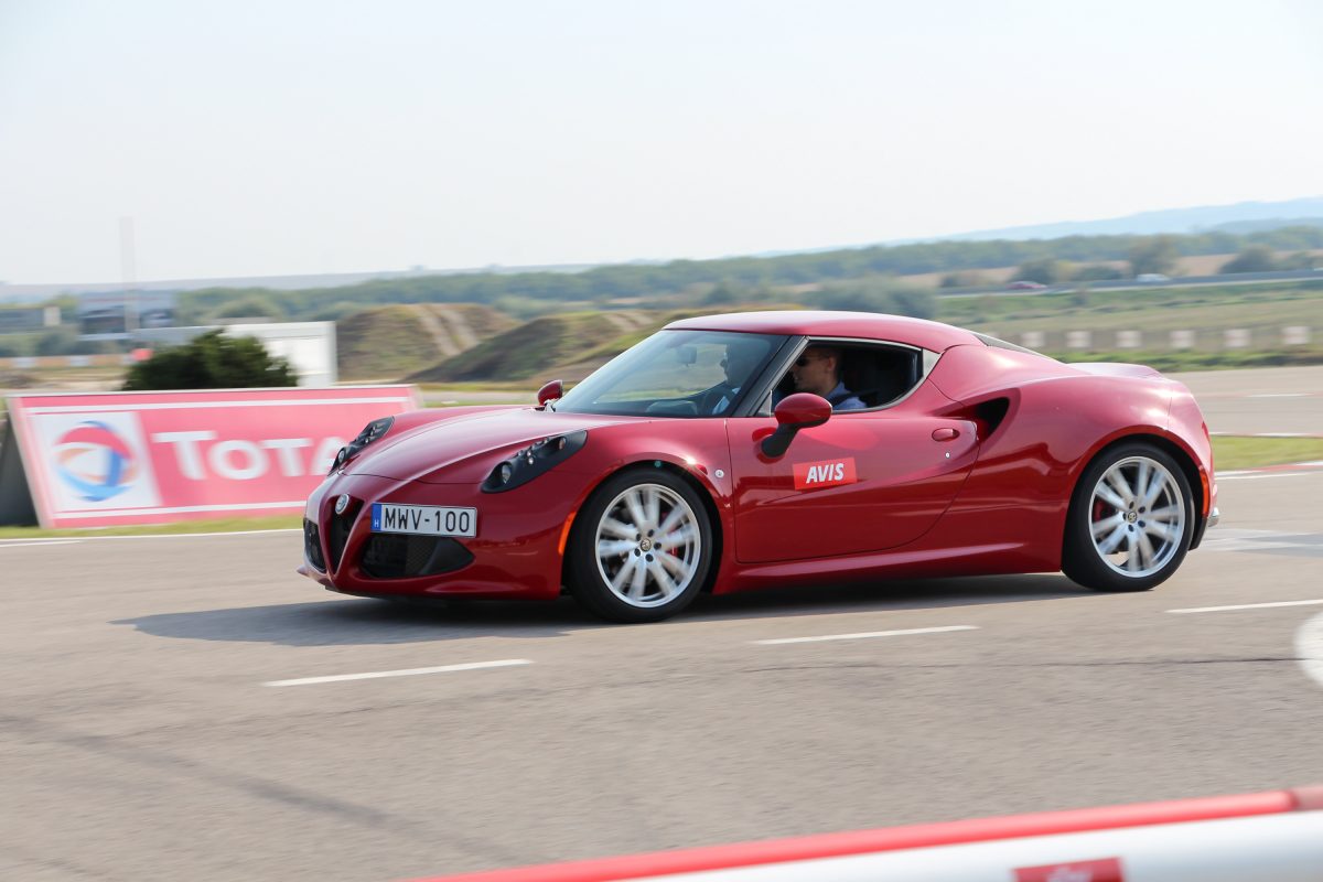ALFA ROMEO 4C