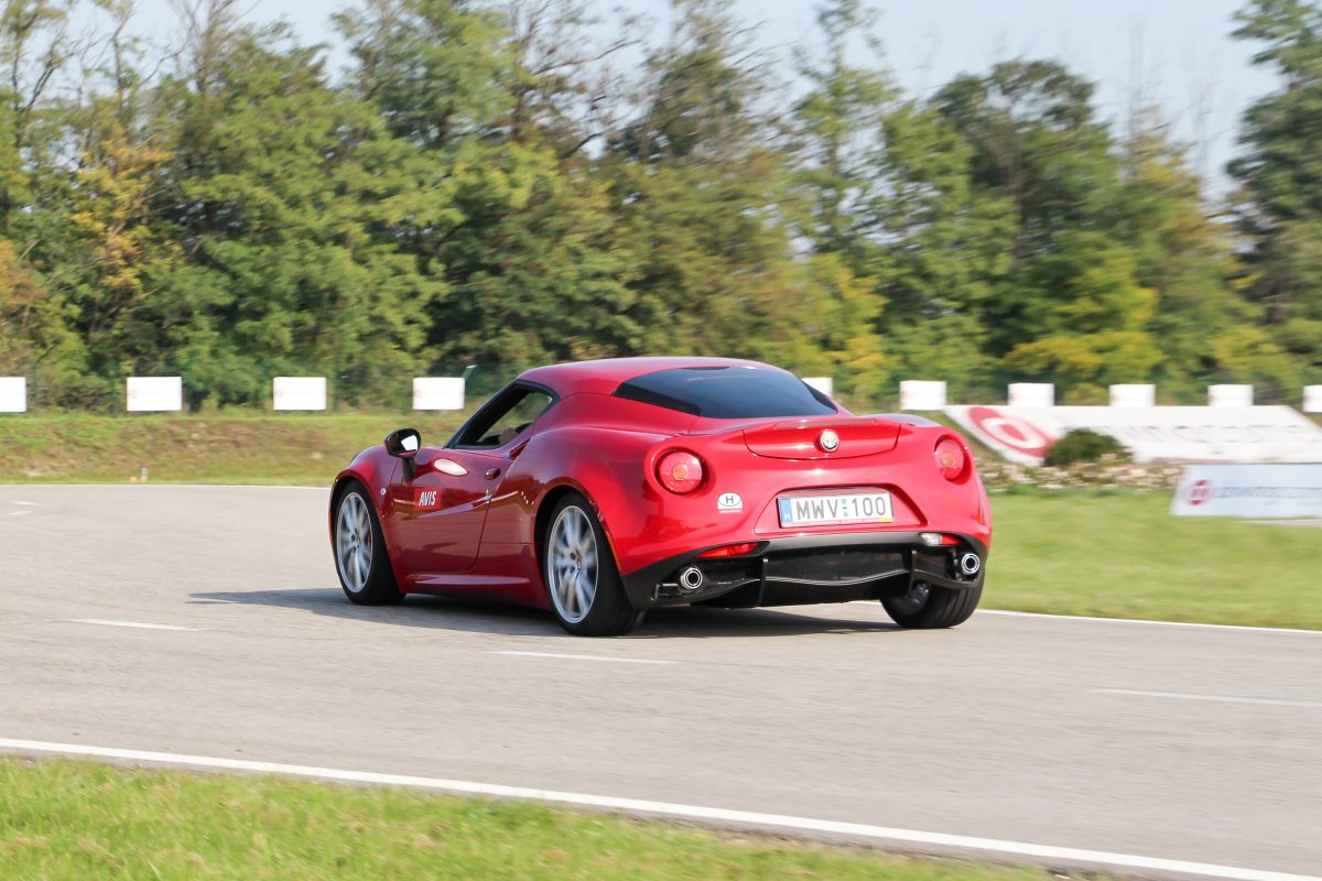 ALFA ROMEO 4C