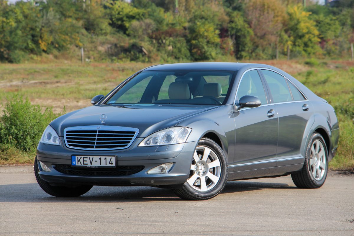 MERCEDES-BENZ S 320