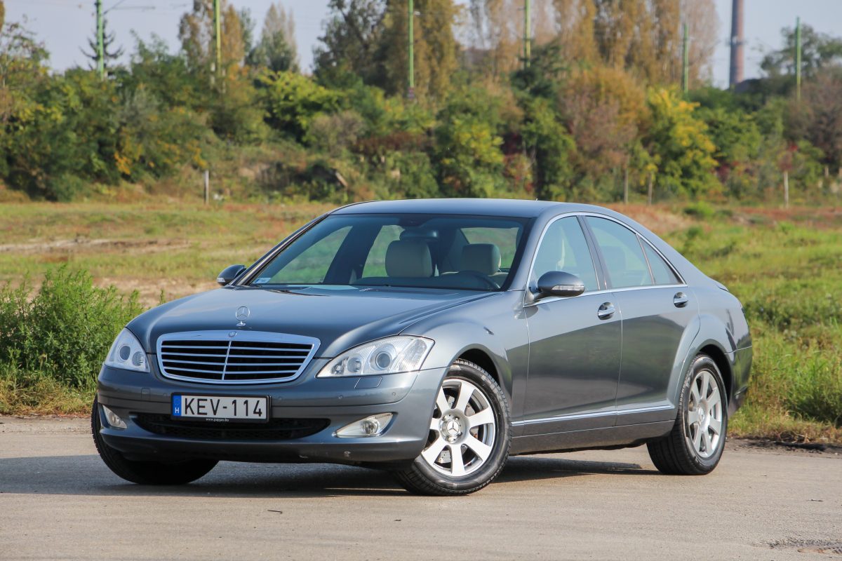 MERCEDES-BENZ S 320