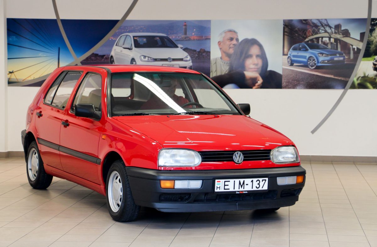 VOLKSWAGEN GOLF