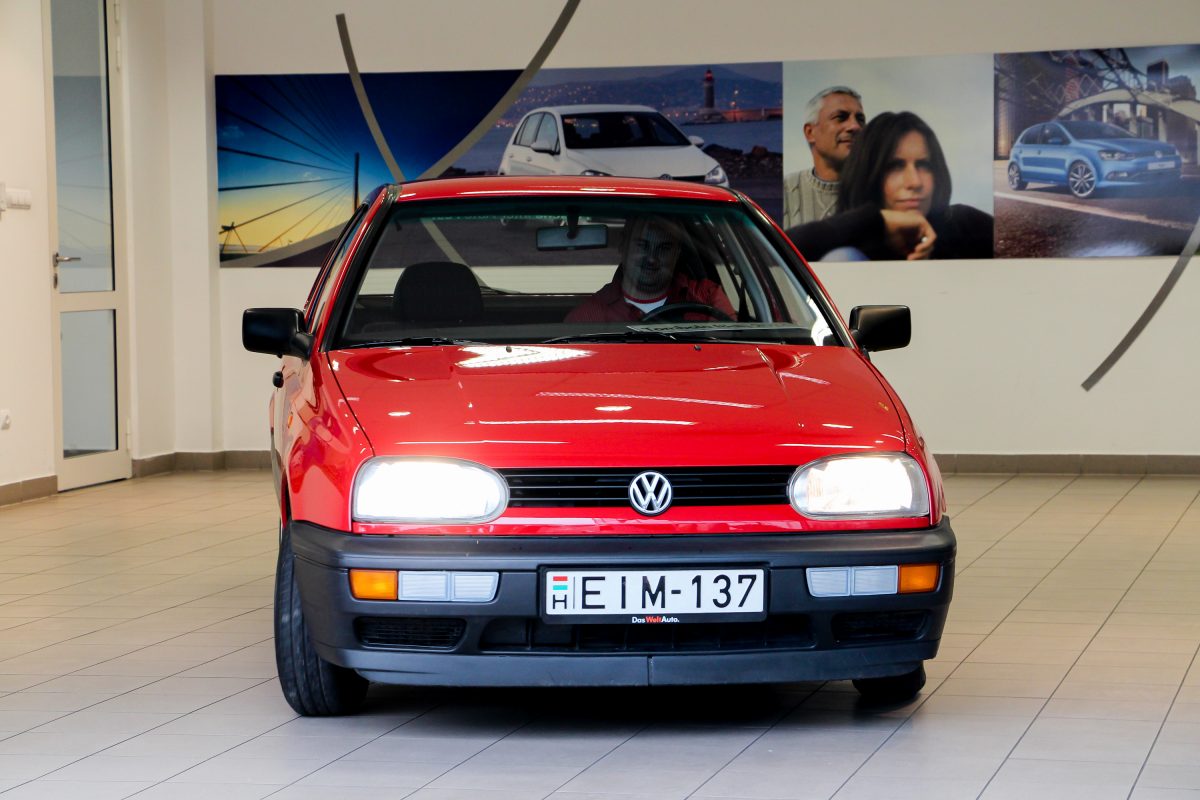 VOLKSWAGEN GOLF