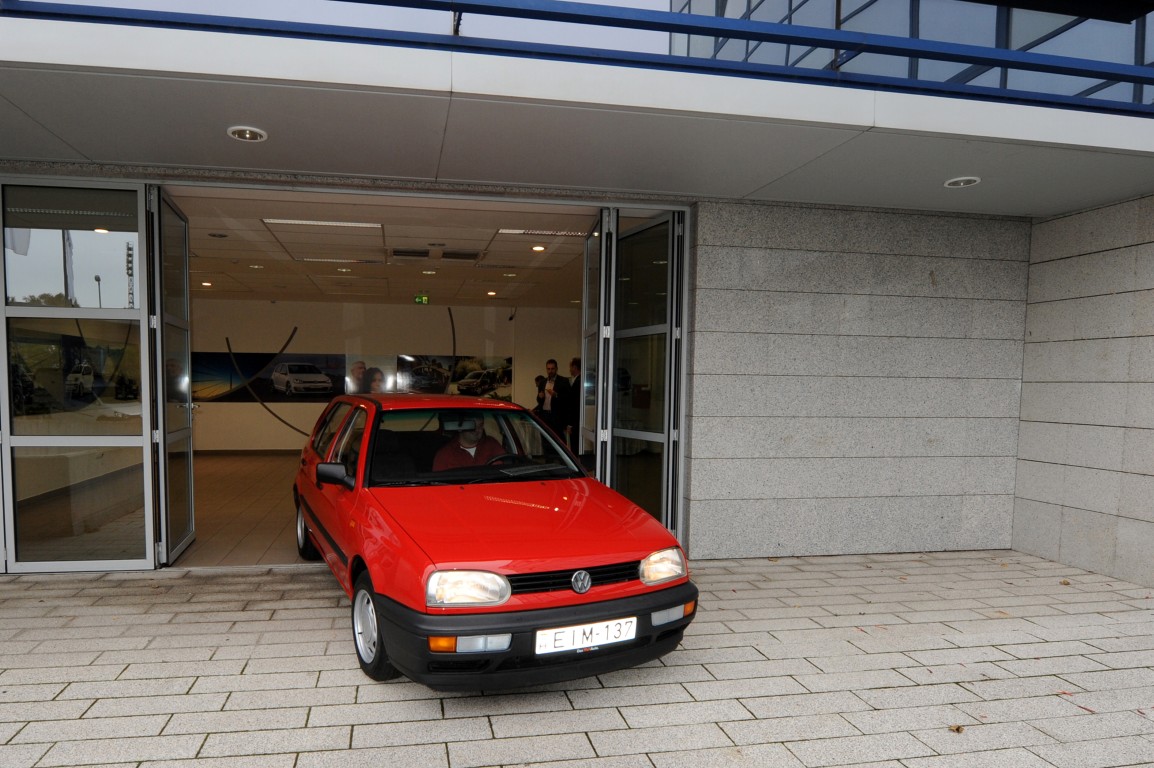 VOLKSWAGEN GOLF