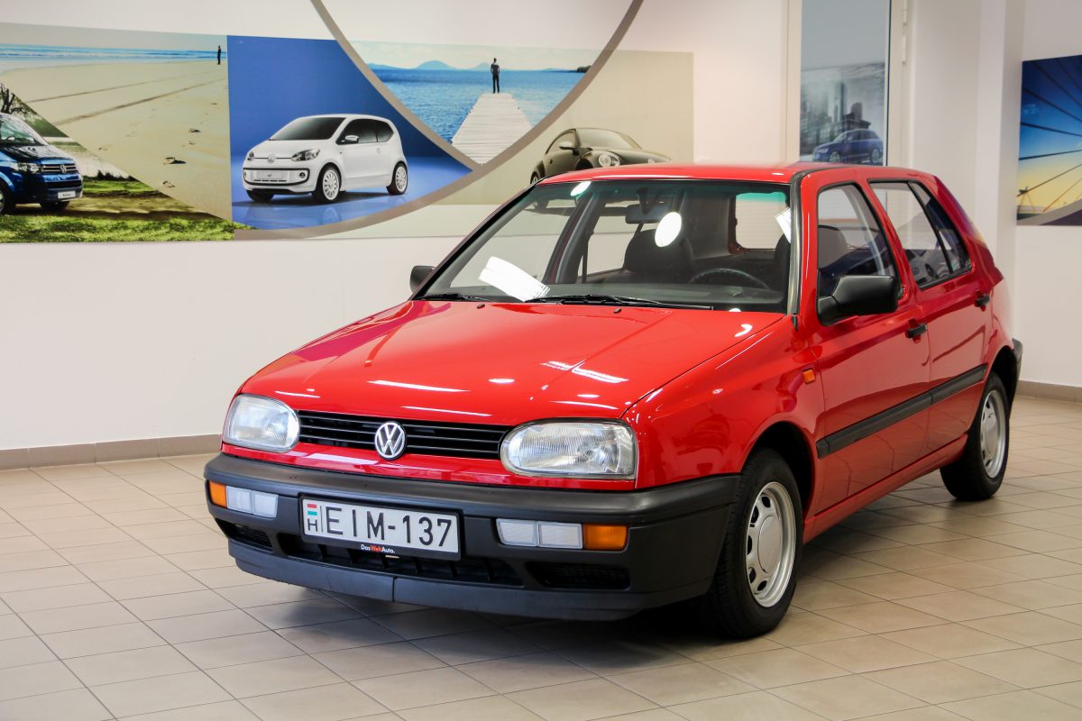 VOLKSWAGEN GOLF