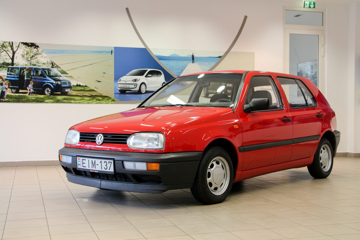 VOLKSWAGEN GOLF