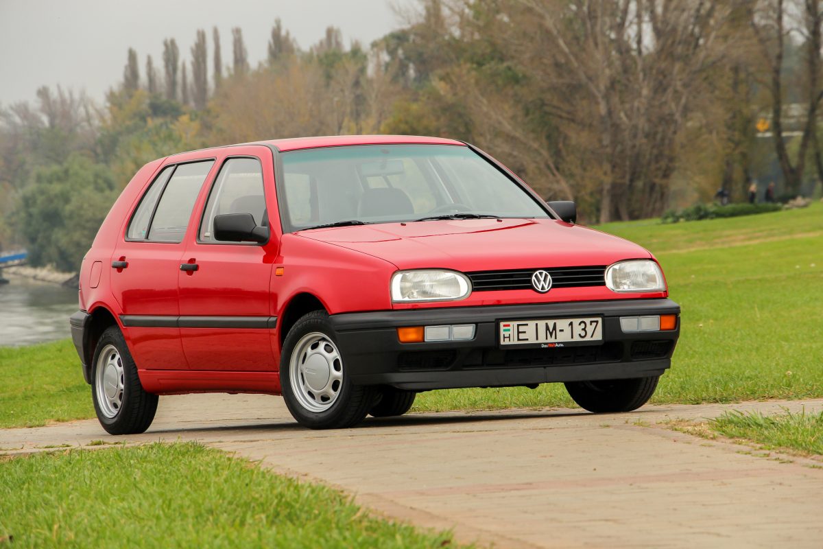 VOLKSWAGEN GOLF