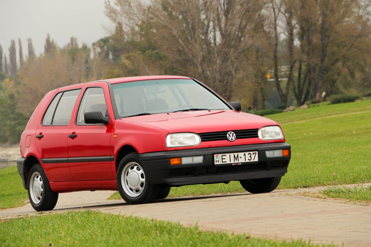 VOLKSWAGEN GOLF