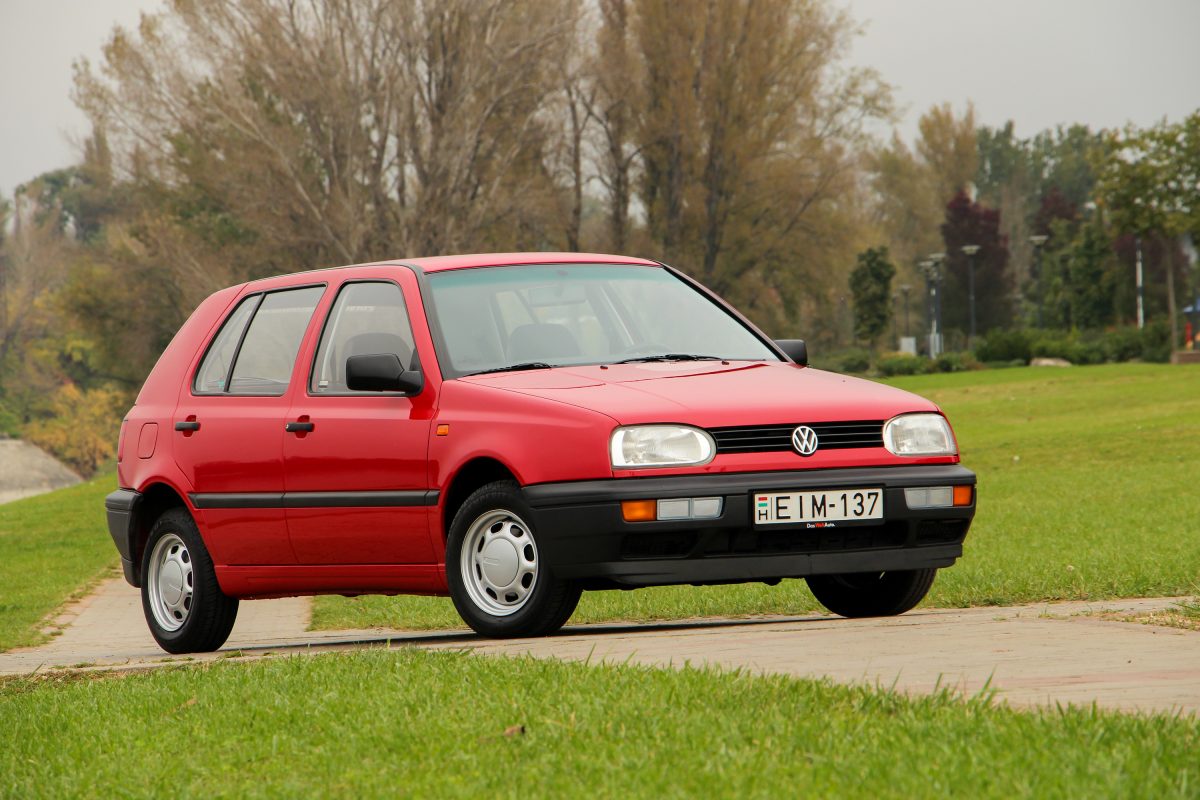 VOLKSWAGEN GOLF