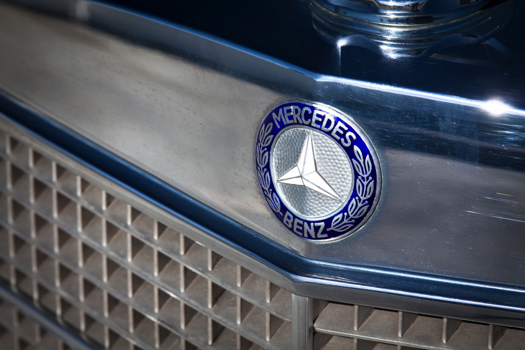 MERCEDES-BENZ