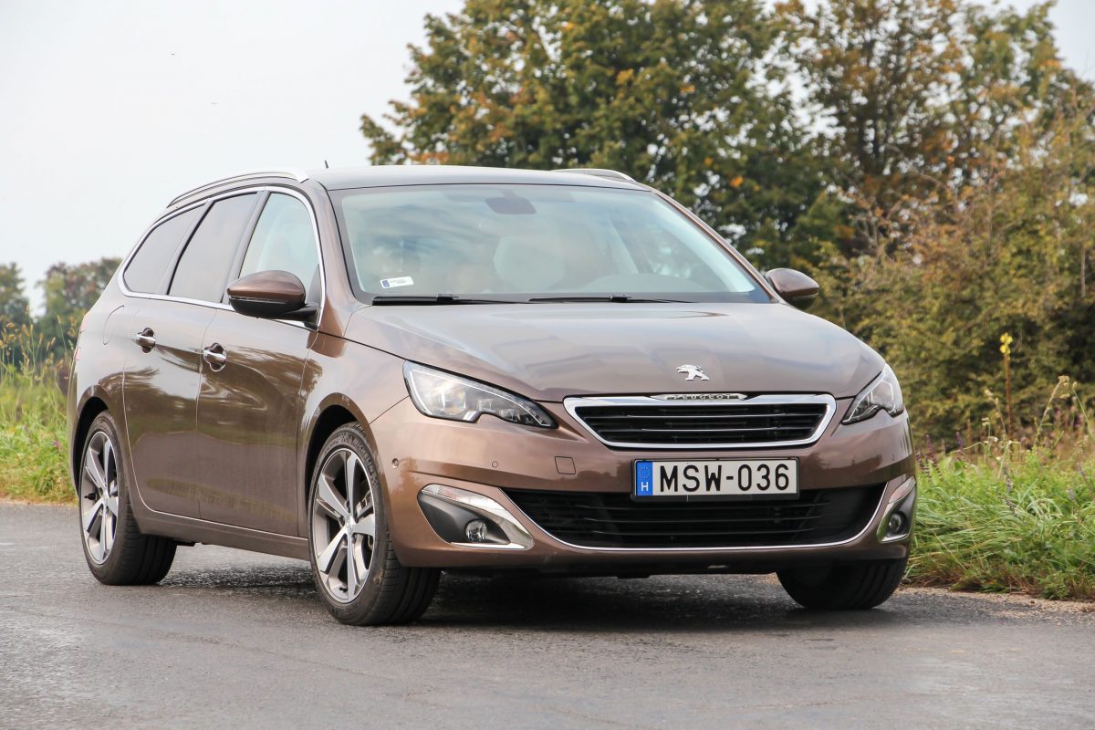 PEUGEOT 308